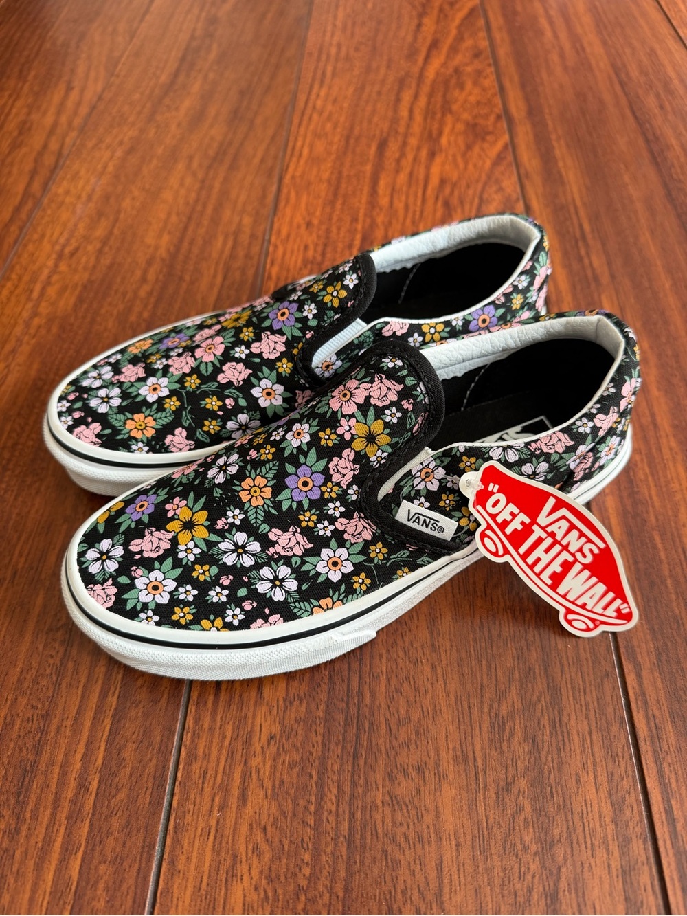 Vans Kids Classic Slip-On Sneakers - Fun Floral Black/True White VN0A5KXM99D